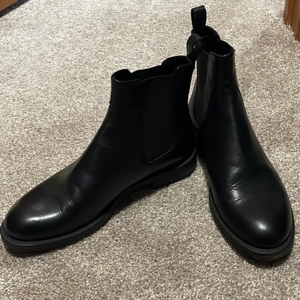 Vagabond black leather booties sz 36